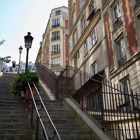 Appartamento Duplex De Charme Au Coeur De Montmartre Parigi Esterno foto
