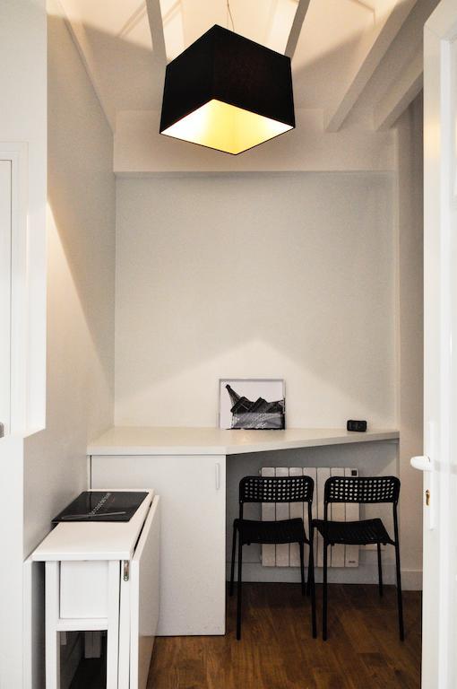 Appartamento Duplex De Charme Au Coeur De Montmartre Parigi Camera foto
