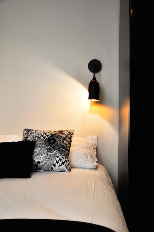 Appartamento Duplex De Charme Au Coeur De Montmartre Parigi Camera foto