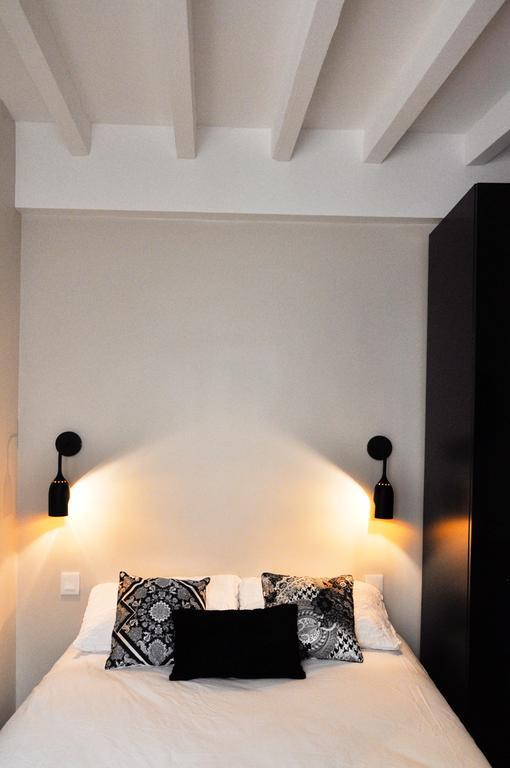 Appartamento Duplex De Charme Au Coeur De Montmartre Parigi Camera foto